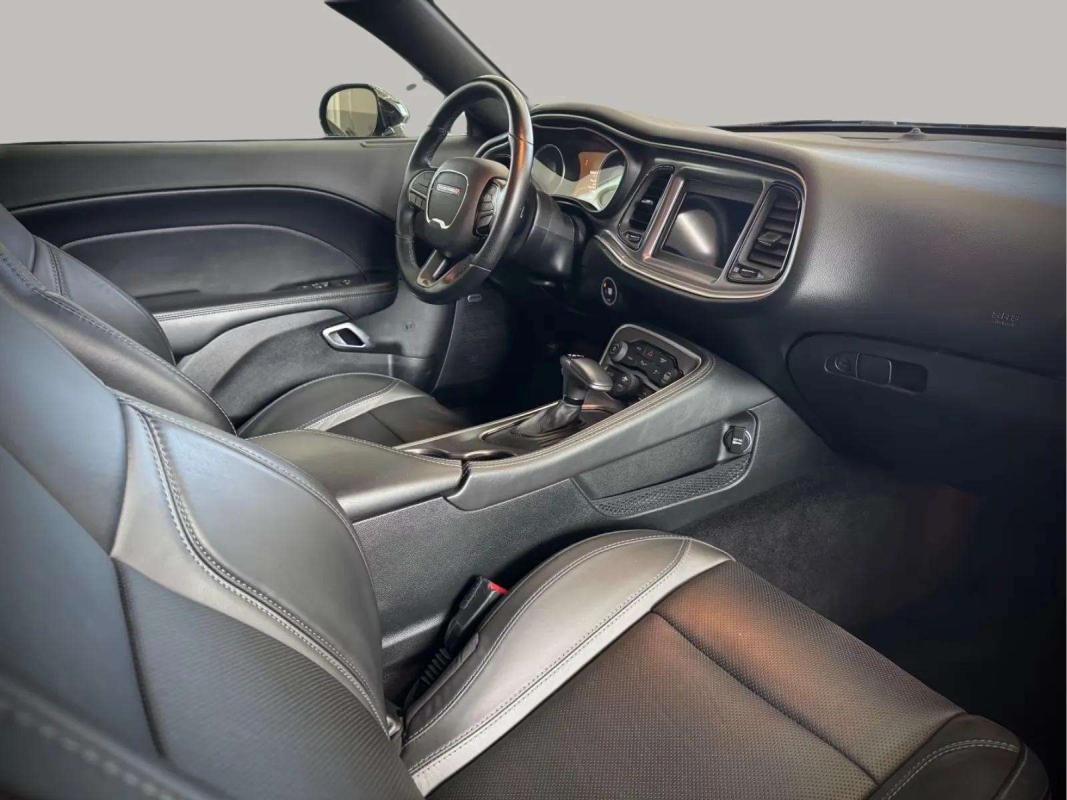 Dodge Challenger - Photo 7