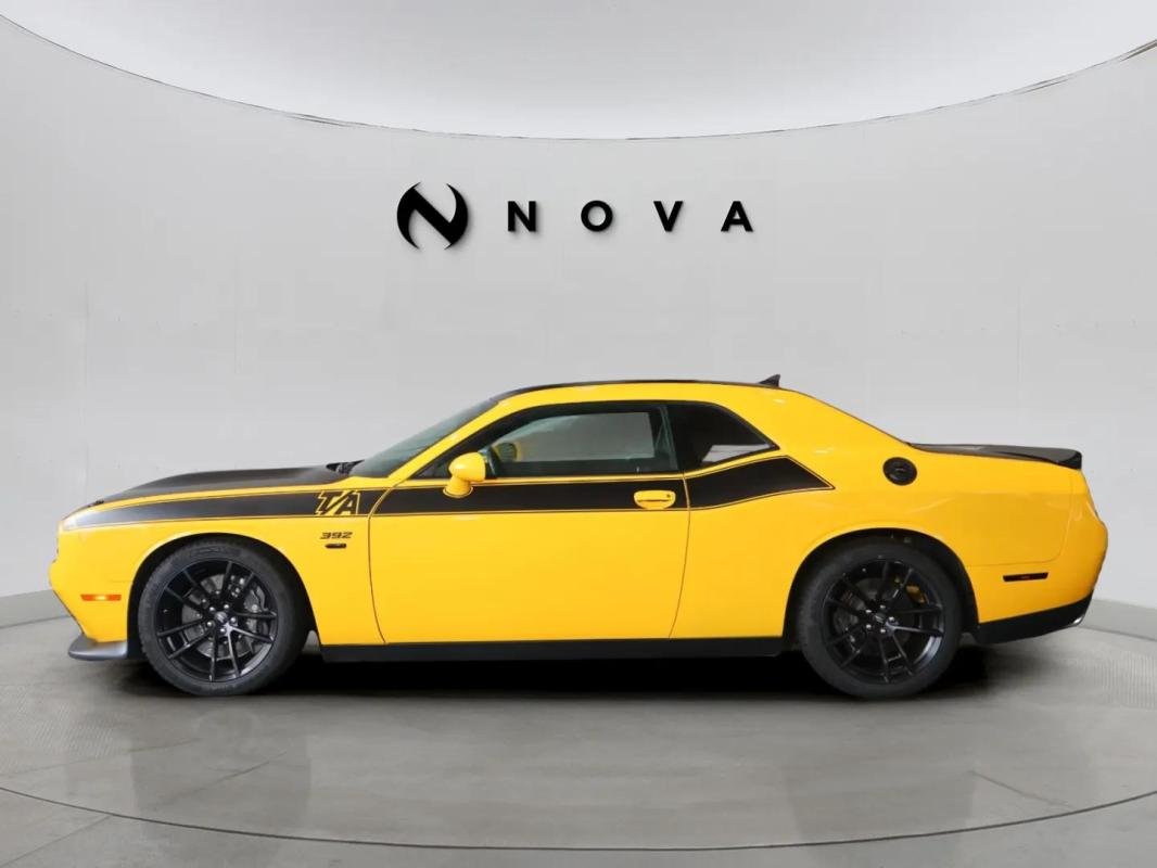Dodge Challenger - Photo 2