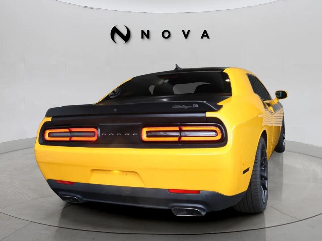 Dodge Challenger - Photo 4