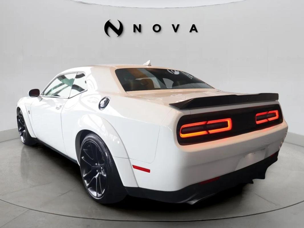 Dodge Challenger - Photo 3