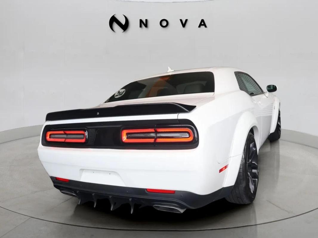 Dodge Challenger - Photo 4