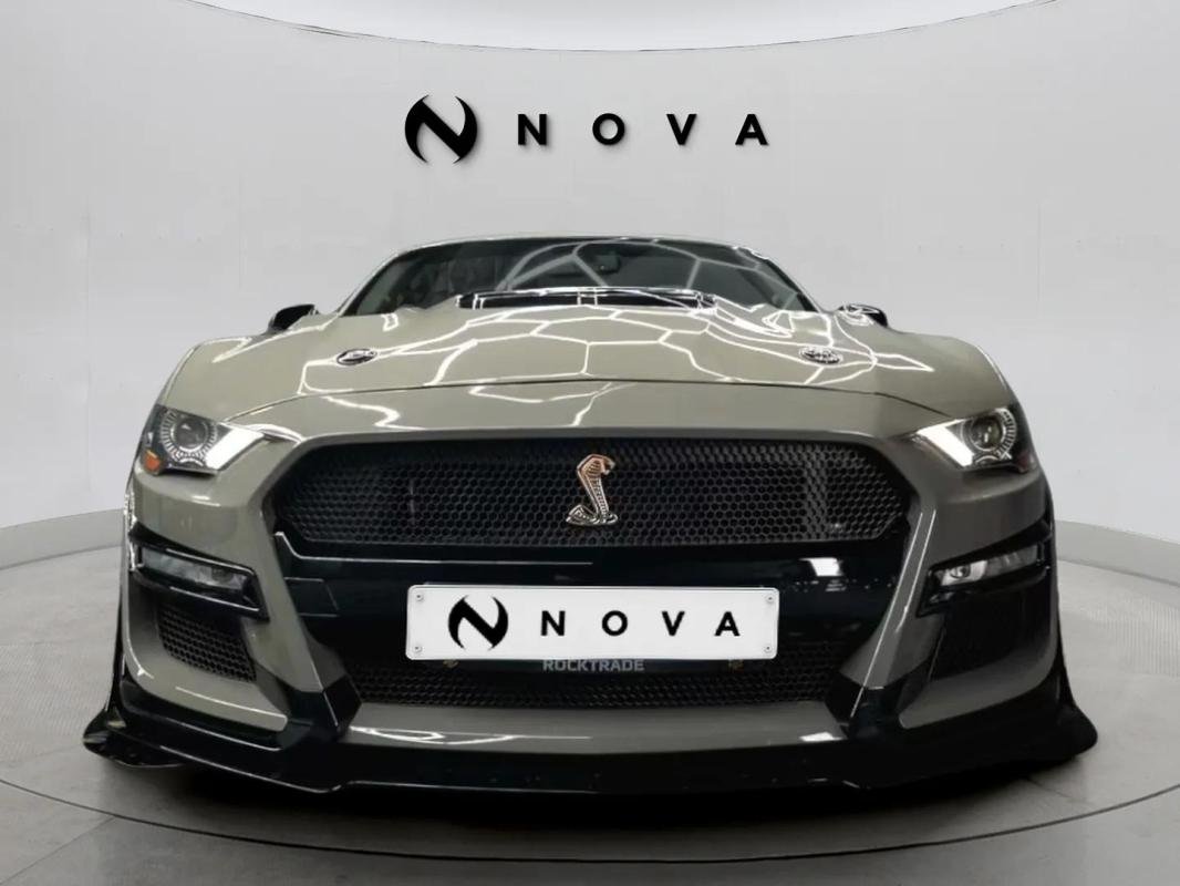 Ford Mustang - Photo 11