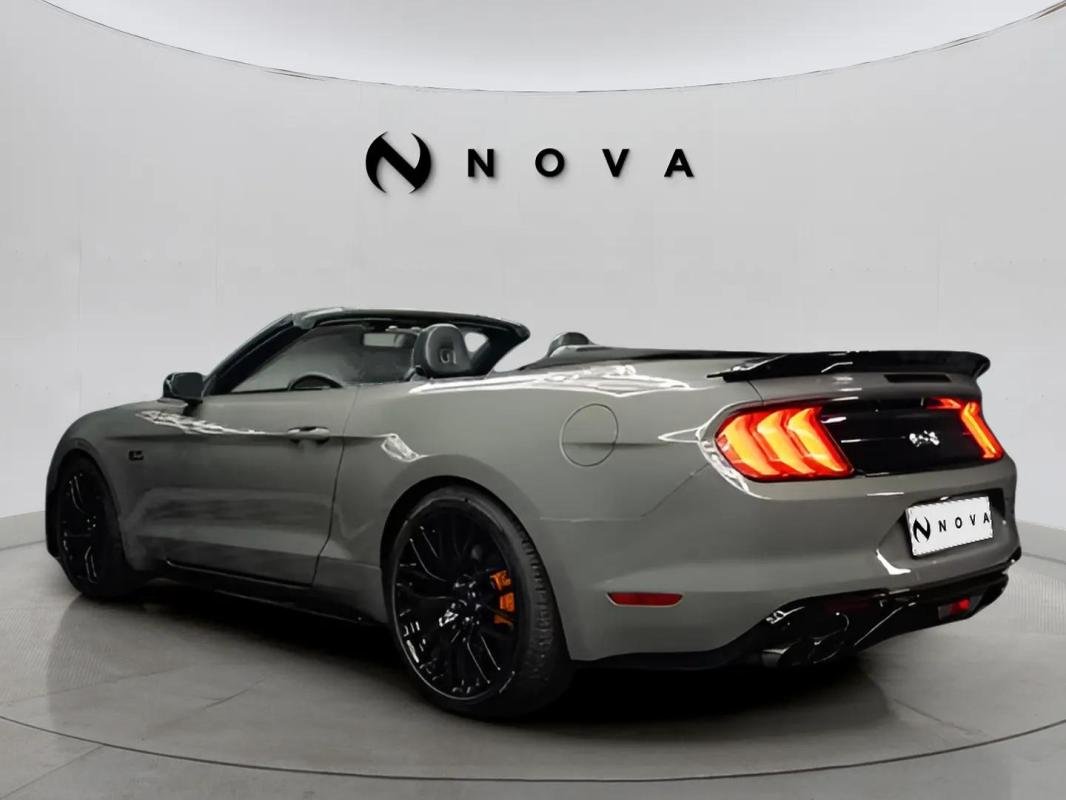 Ford Mustang - Photo 4