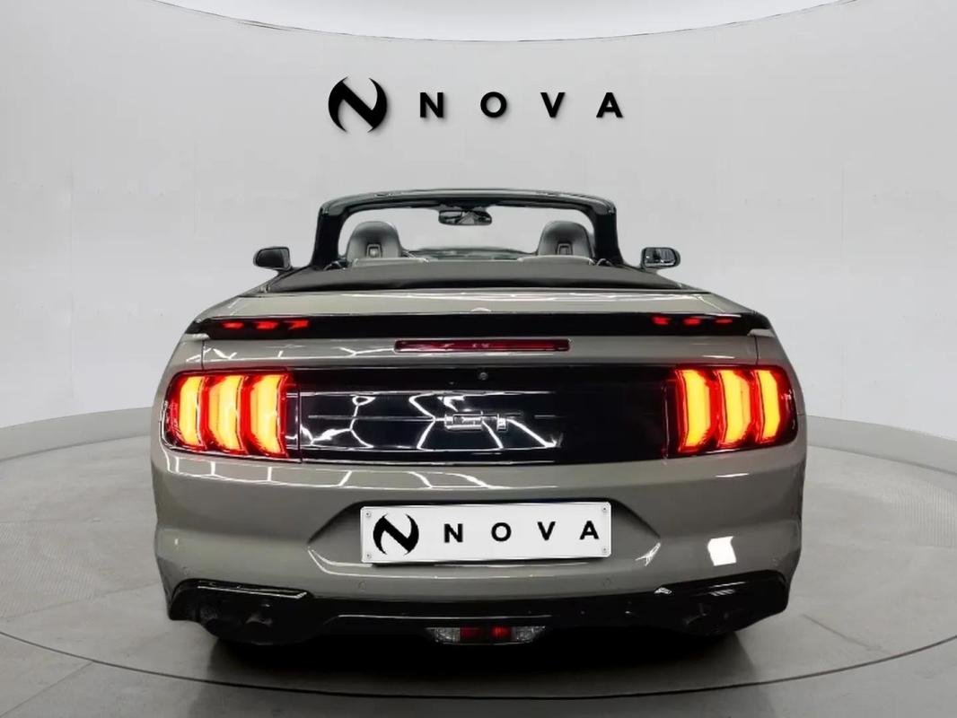 Ford Mustang - Photo 5