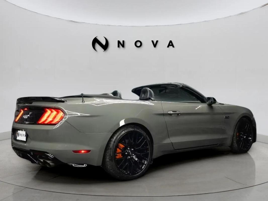 Ford Mustang - Photo 6