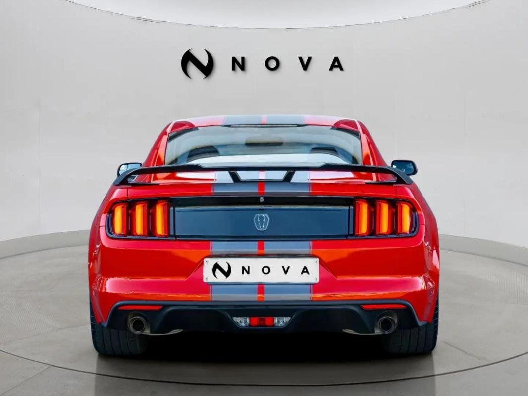 Ford Mustang - Photo 3