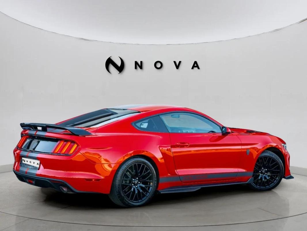 Ford Mustang - Photo 4