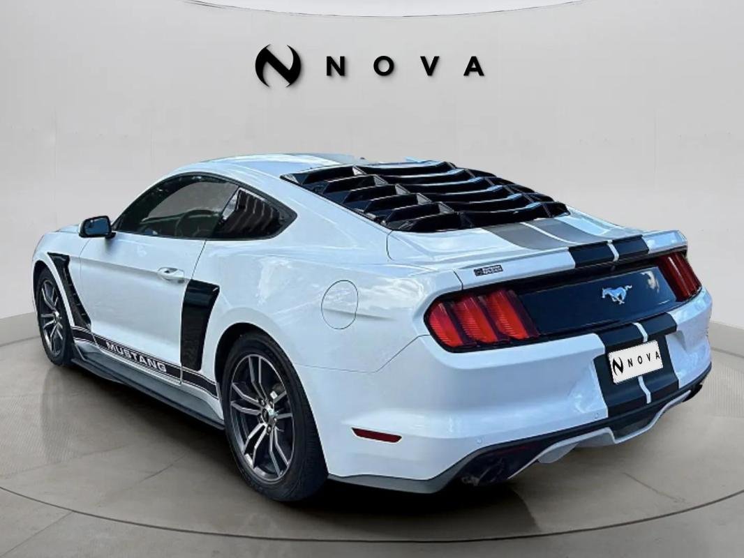 Ford Mustang - Photo 3