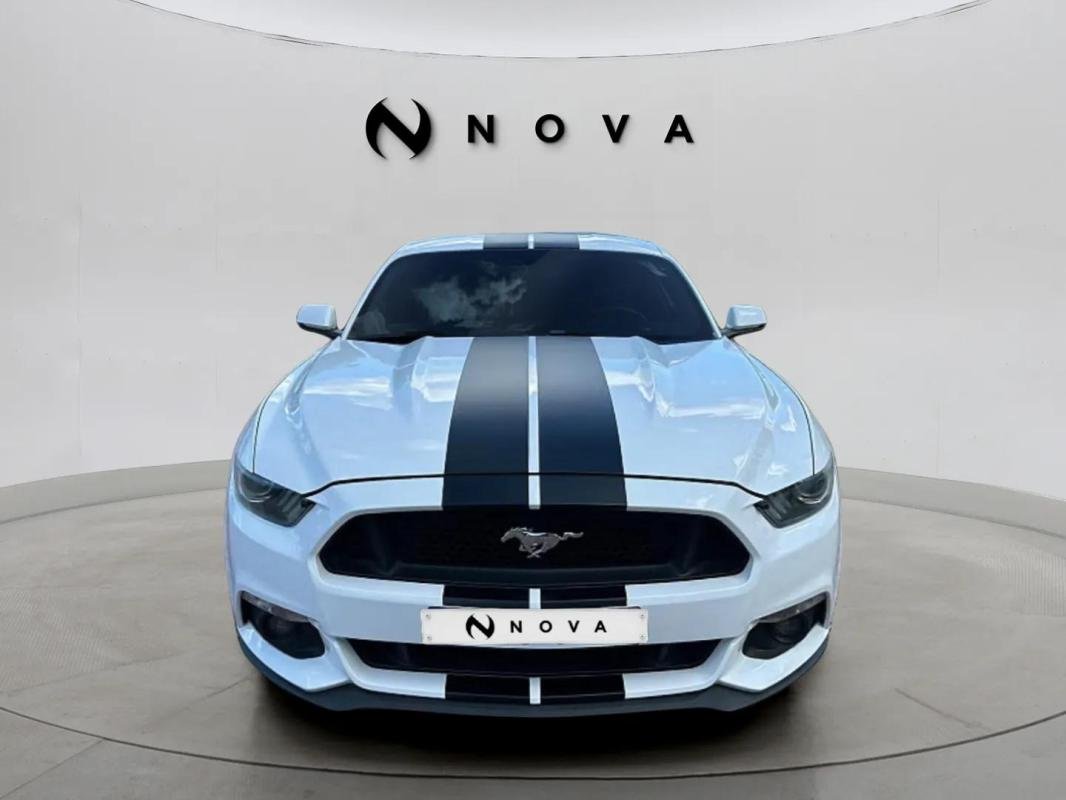 Ford Mustang - Photo 6