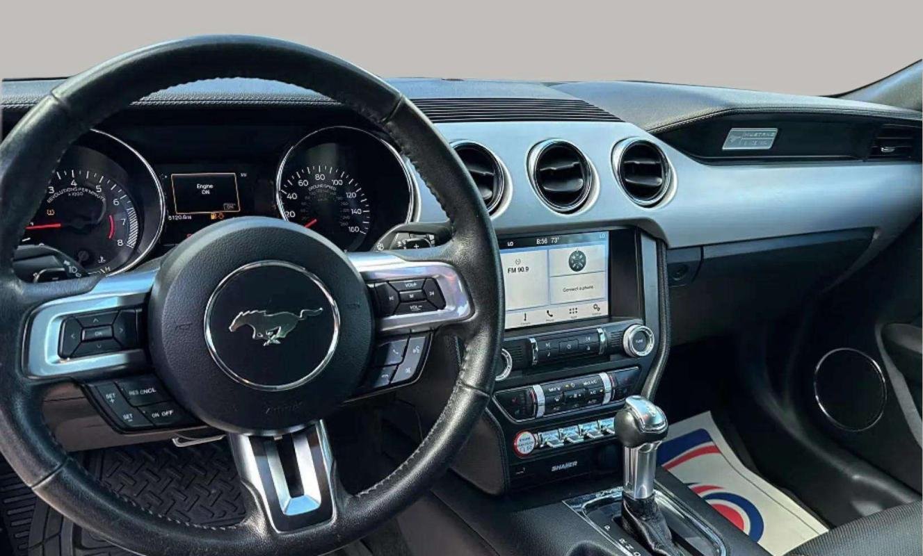 Ford Mustang - Photo 9