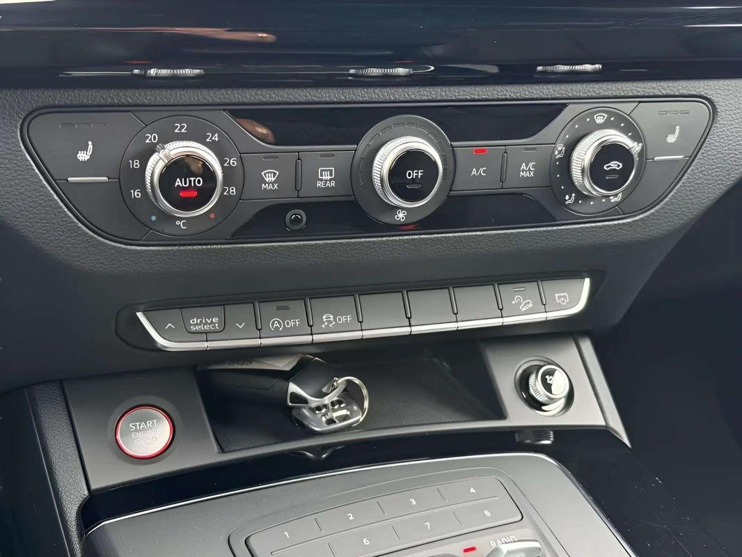 Audi SQ5 - Photo 14