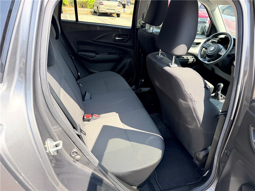 Suzuki Swift - Photo 12