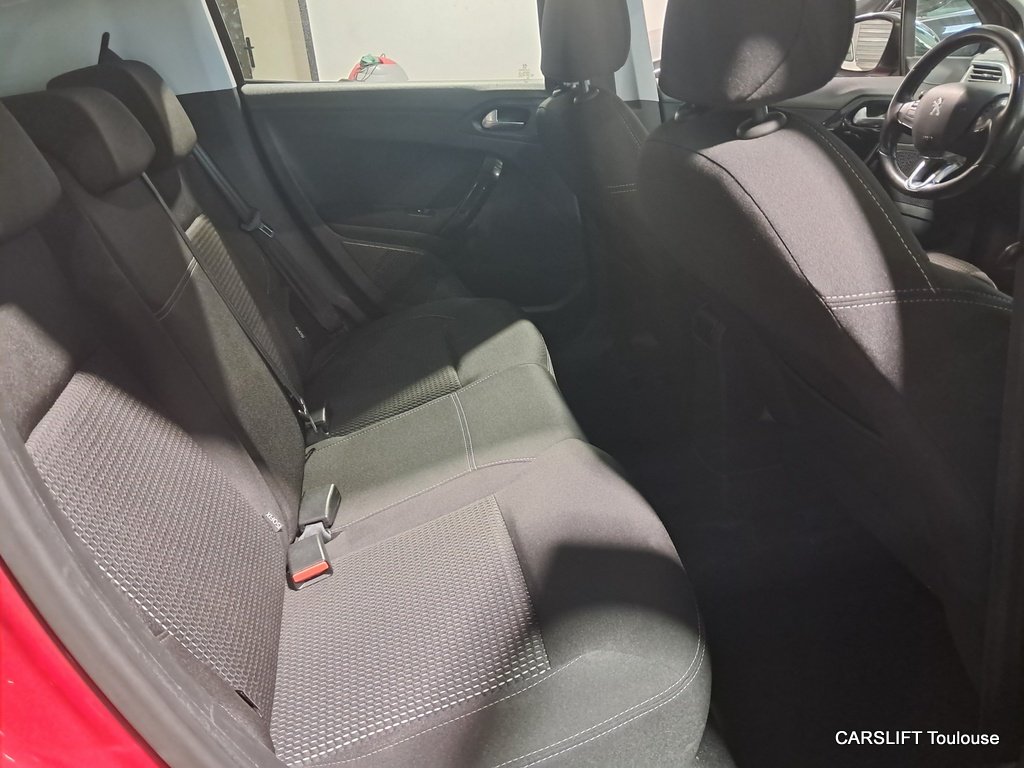 Peugeot 208 - Photo 11