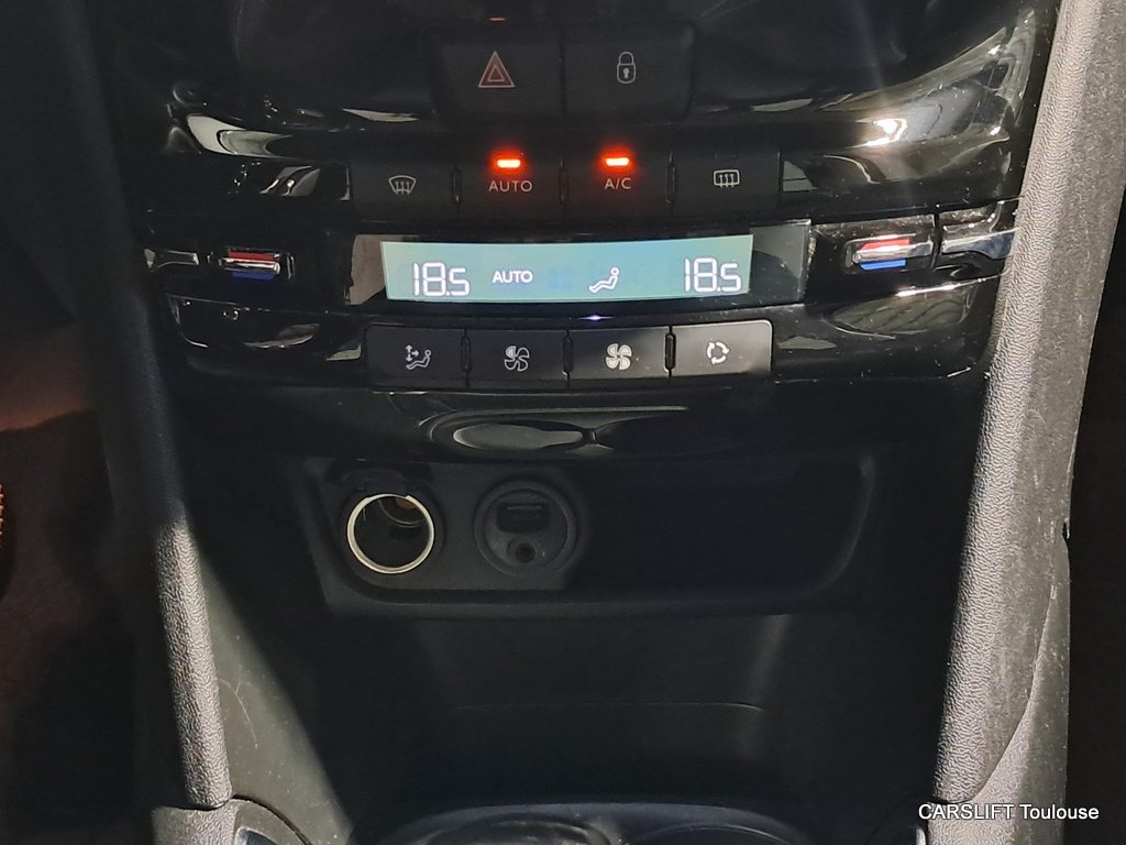 Peugeot 208 - Photo 17