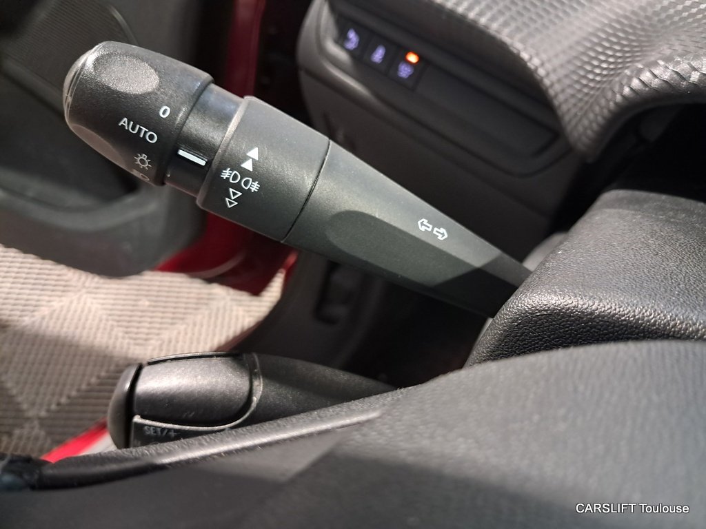 Peugeot 208 - Photo 21