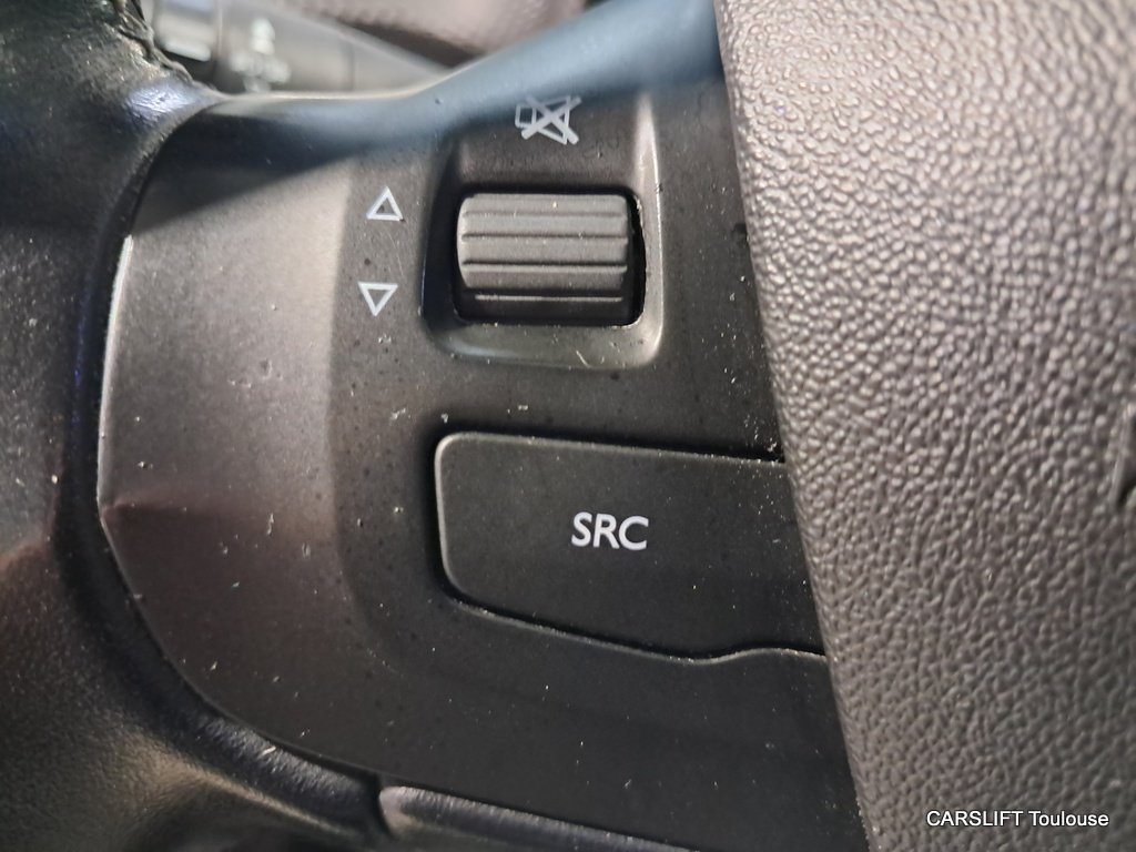 Peugeot 208 - Photo 23