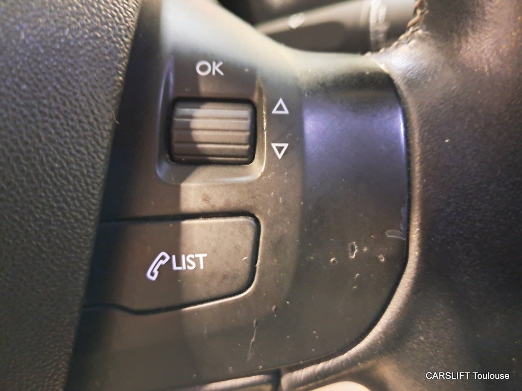 Peugeot 208 - Photo 24