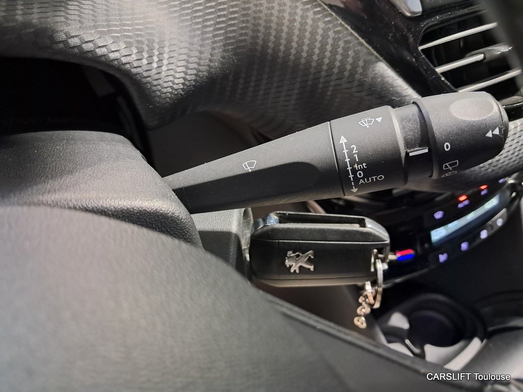 Peugeot 208 - Photo 27