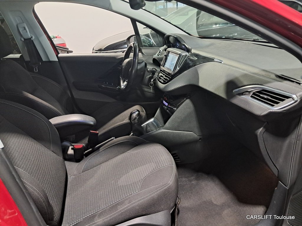 Peugeot 208 - Photo 9
