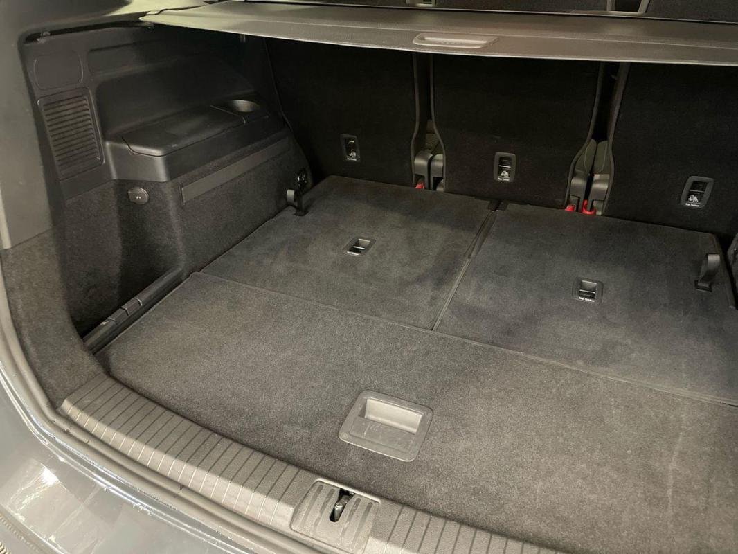 Volkswagen Touran - Photo 33