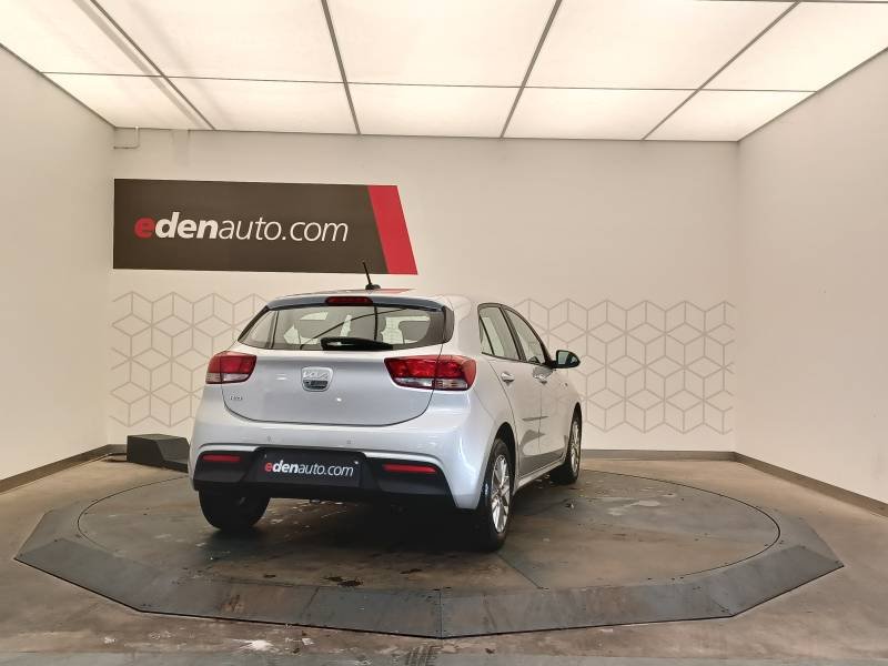 Kia Rio - Photo 2