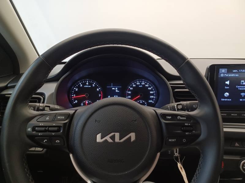 Kia Rio - Photo 22