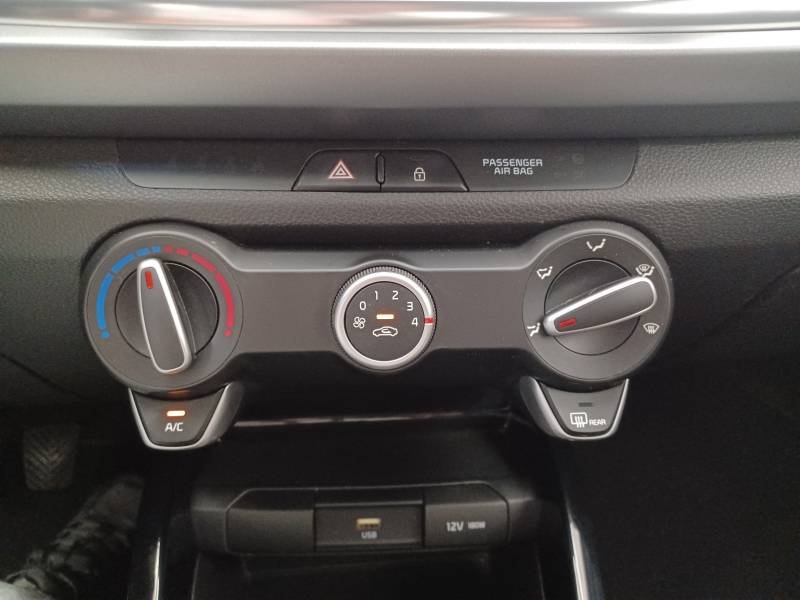 Kia Rio - Photo 26