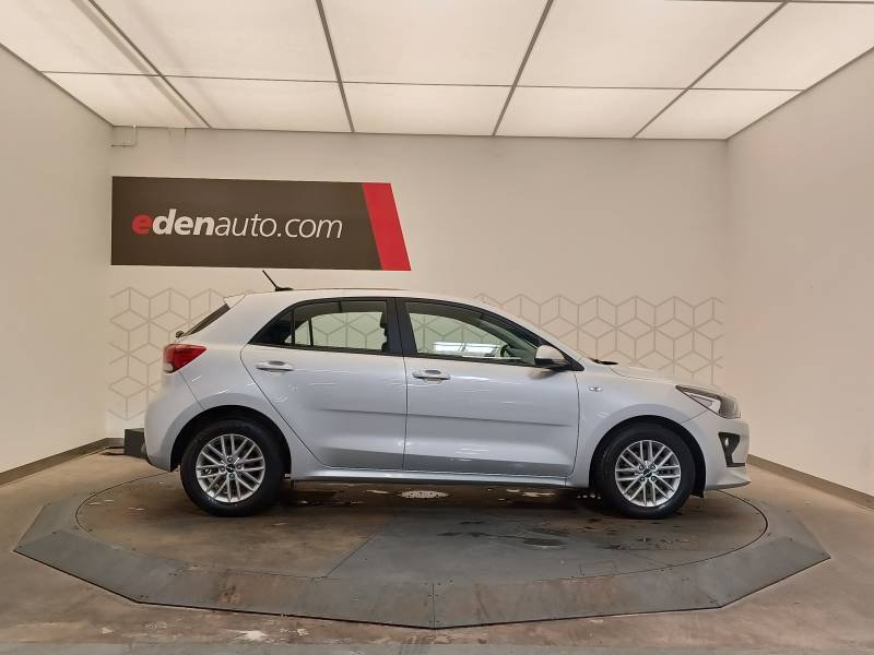 Kia Rio - Photo 3
