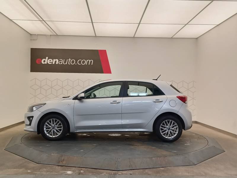 Kia Rio - Photo 4