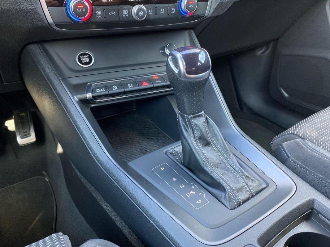 Audi Q3 - Photo 11