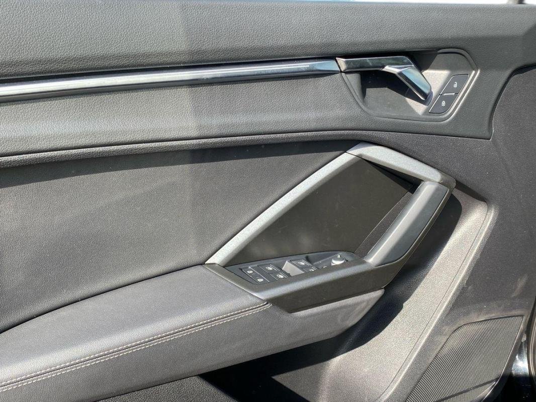 Audi Q3 - Photo 15