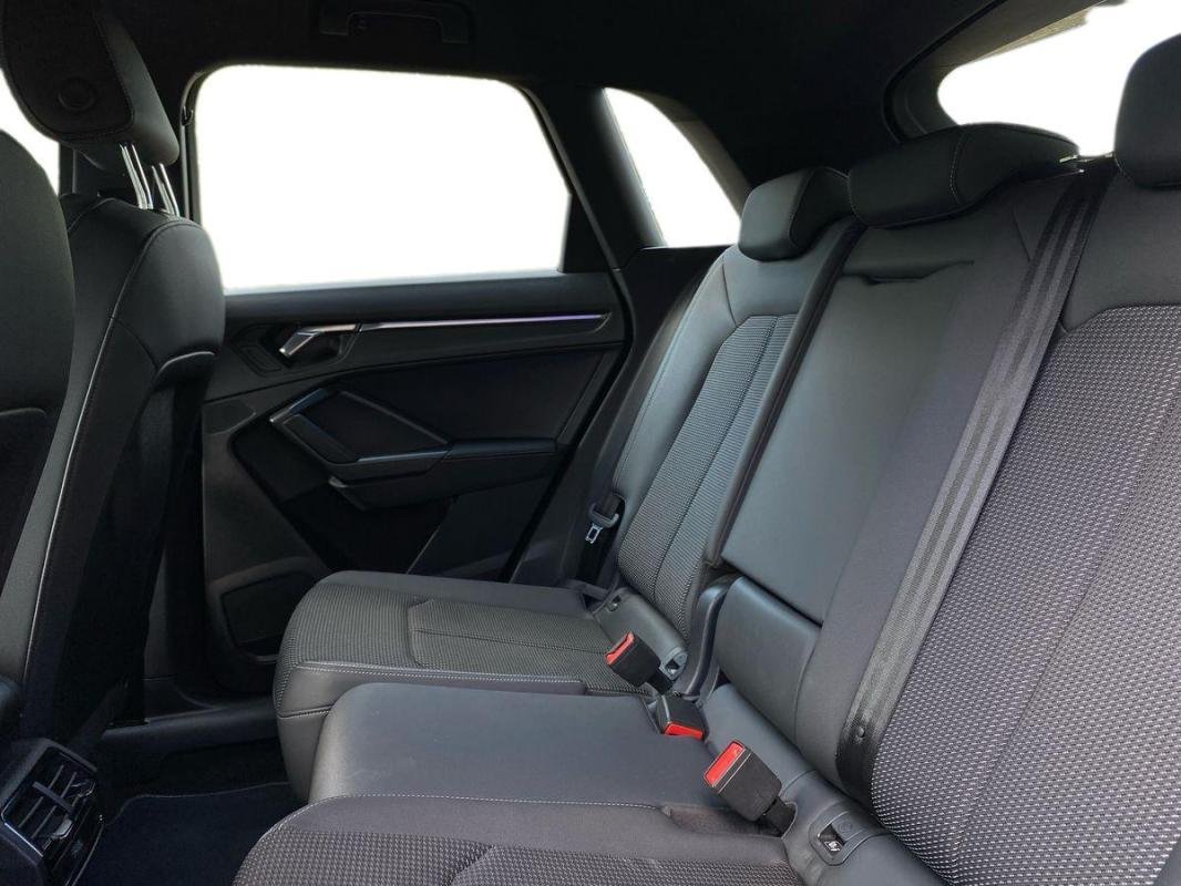 Audi Q3 - Photo 23