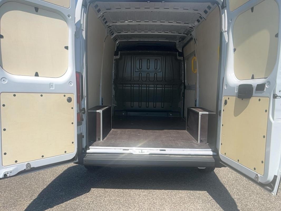 Peugeot Boxer - Photo 12