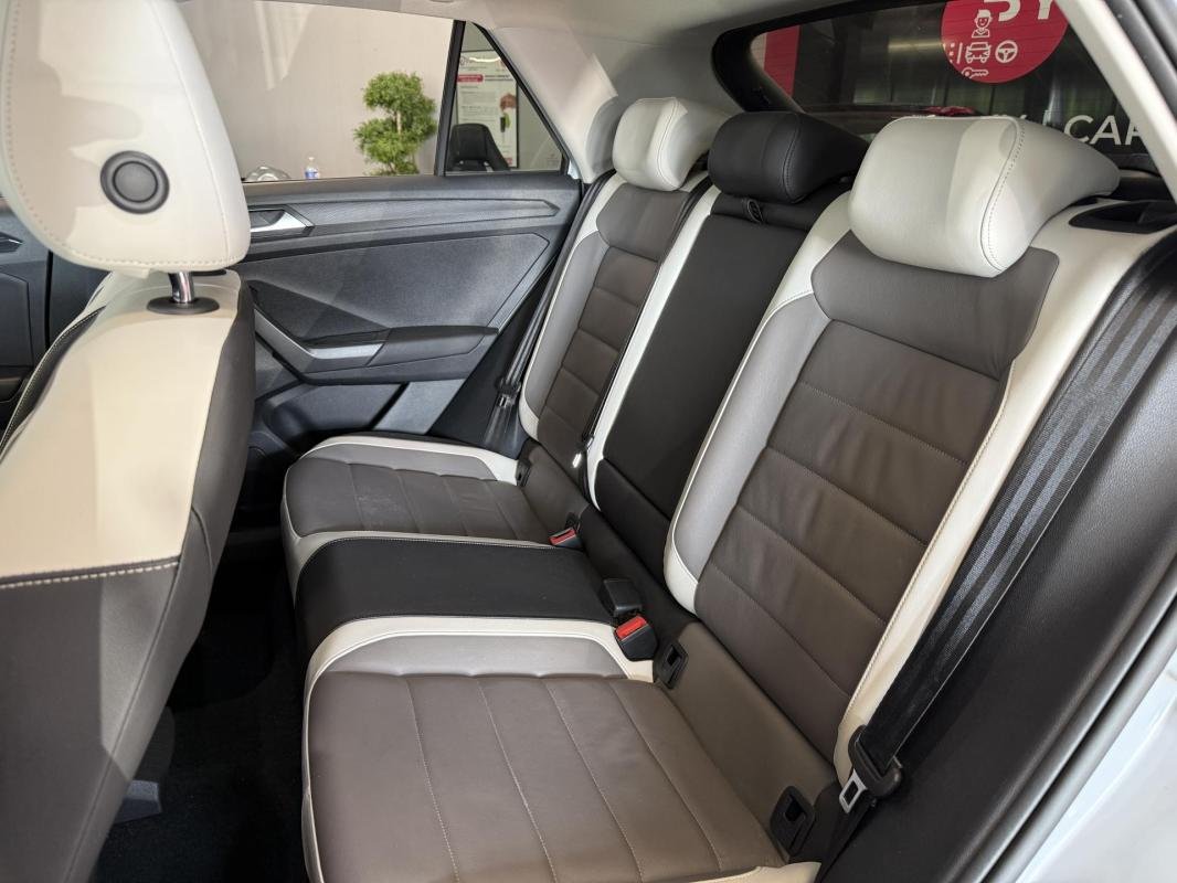 Volkswagen T-Roc - Photo 13