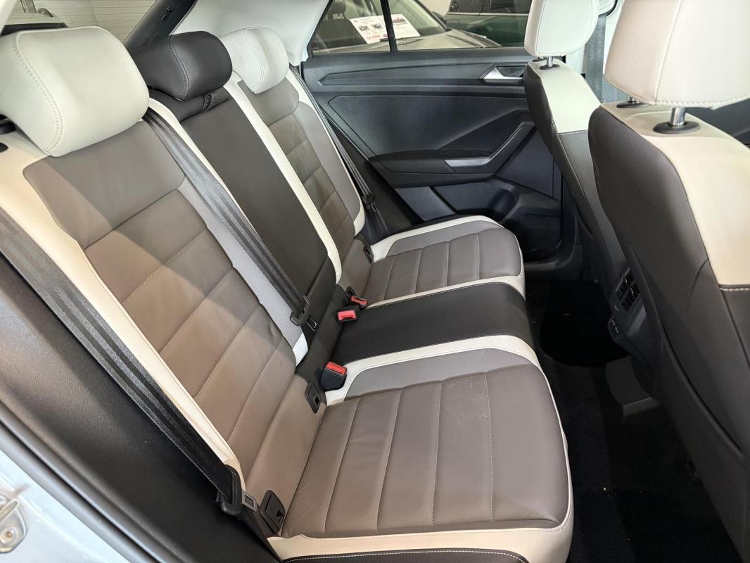 Volkswagen T-Roc - Photo 15