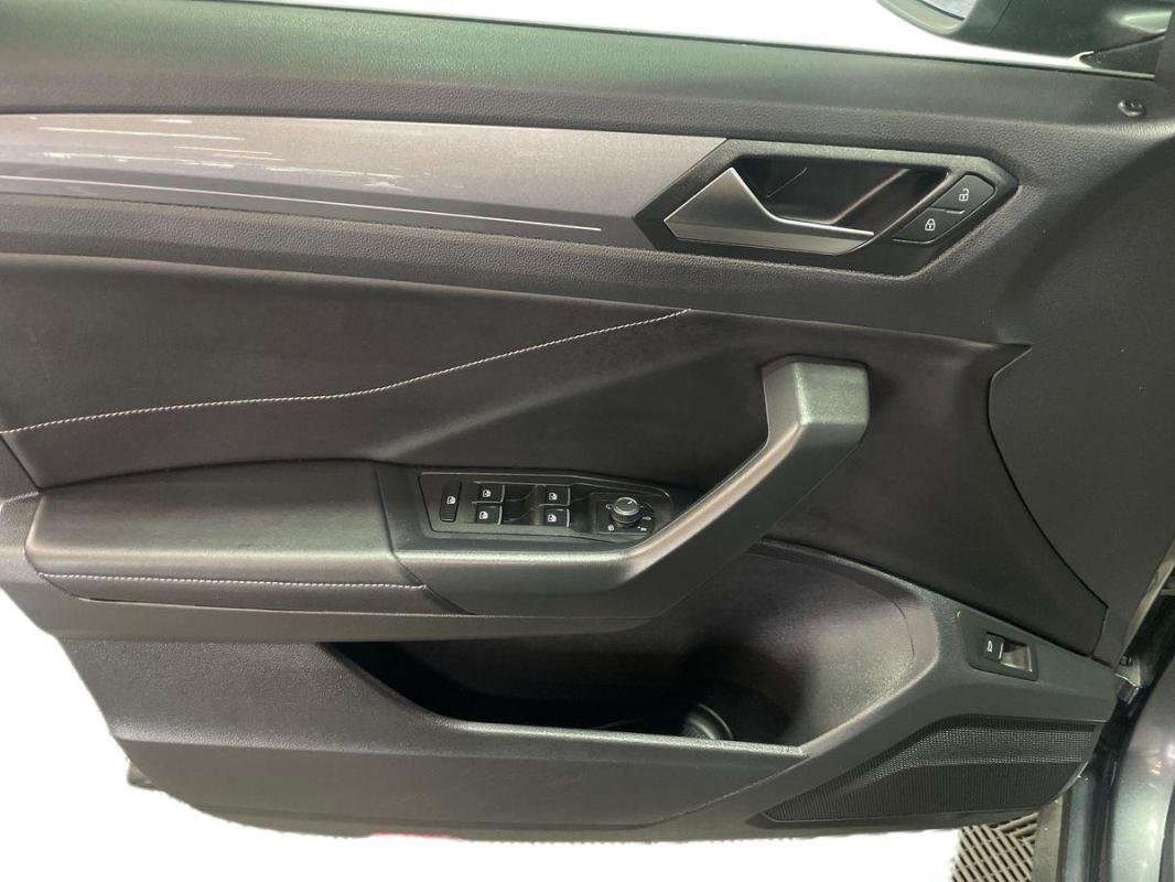 Volkswagen T-Roc - Photo 15