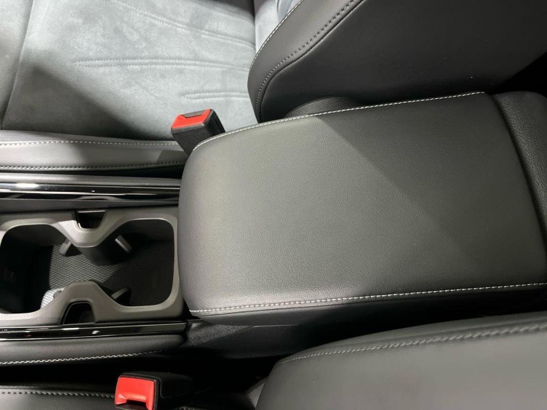 Volkswagen Tiguan - Photo 12