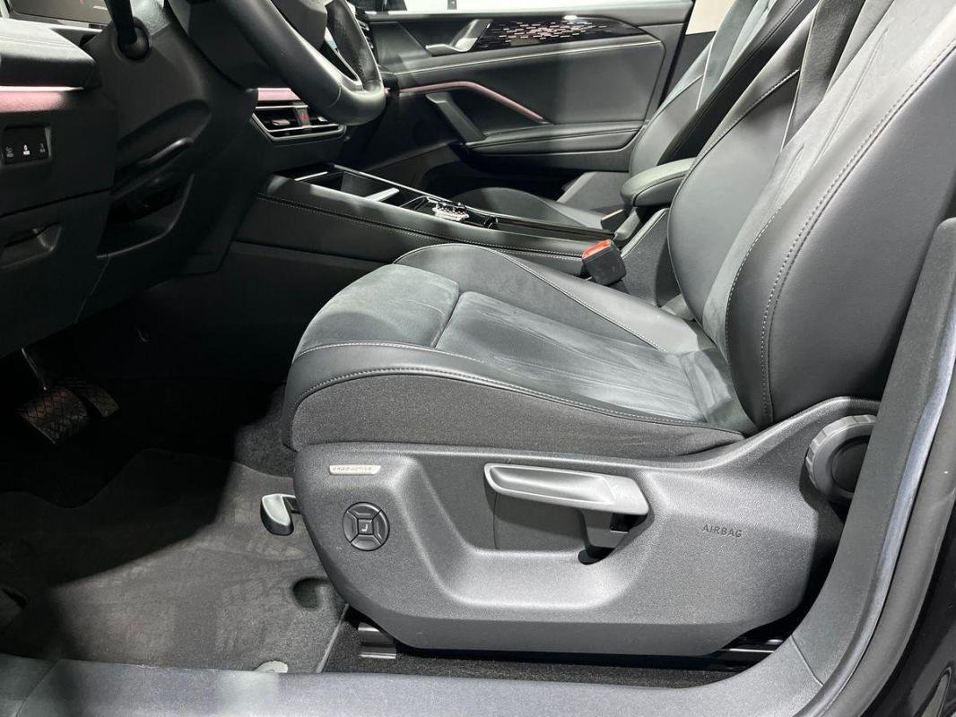 Volkswagen Tiguan - Photo 14