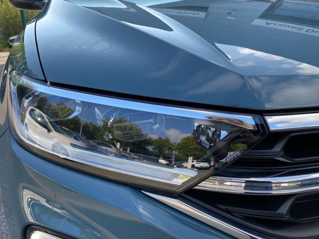 Volkswagen T-Roc - Photo 25
