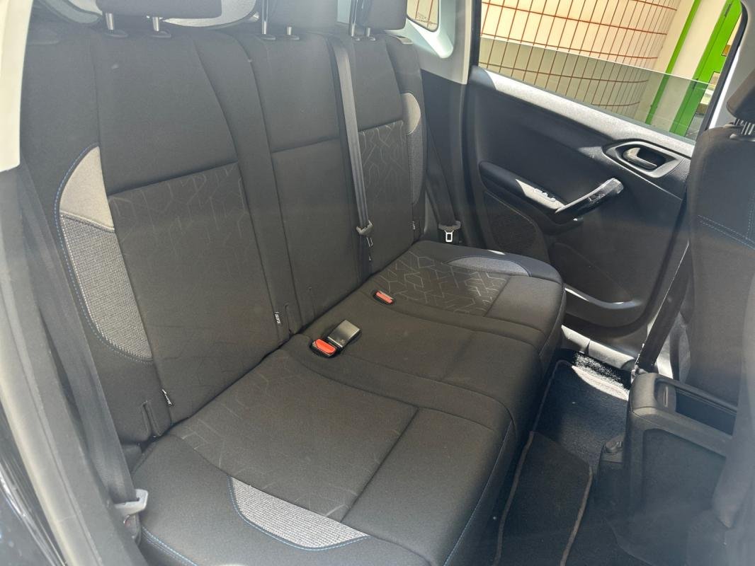Peugeot 2008 - Photo 18