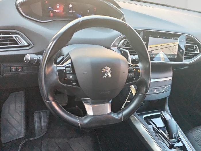 Peugeot 308 SW - Photo 12