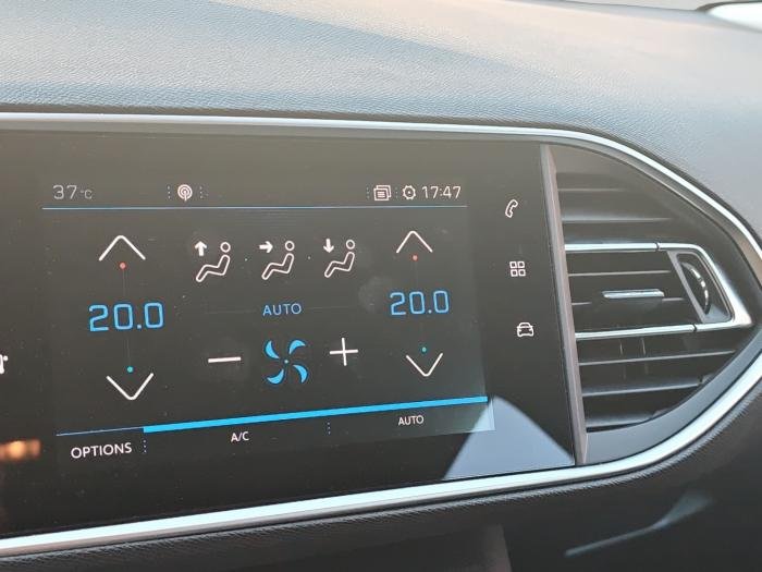 Peugeot 308 SW - Photo 16