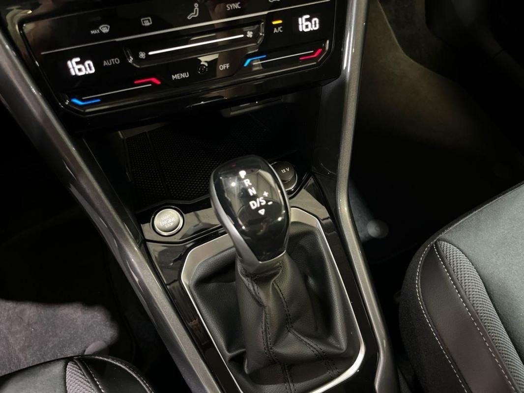 Volkswagen T-Roc - Photo 11