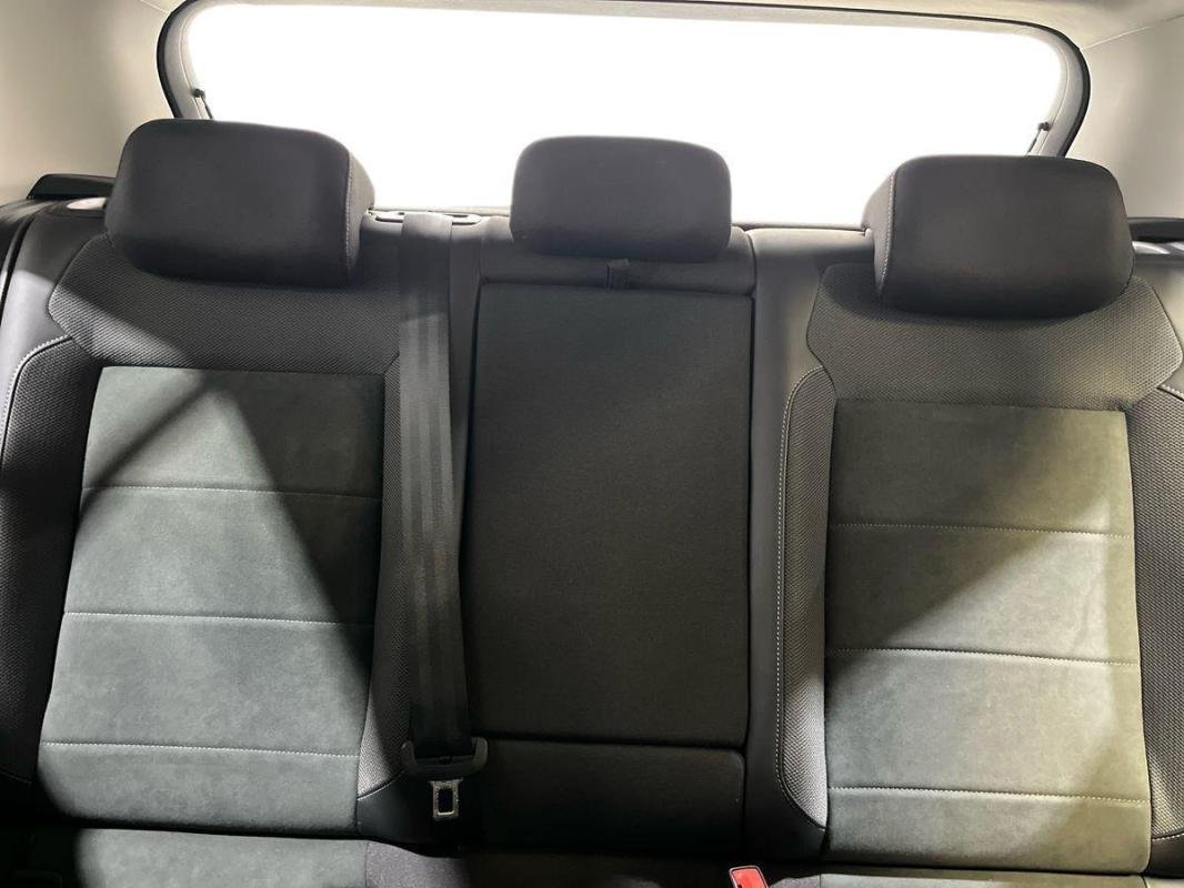 Volkswagen T-Roc - Photo 22