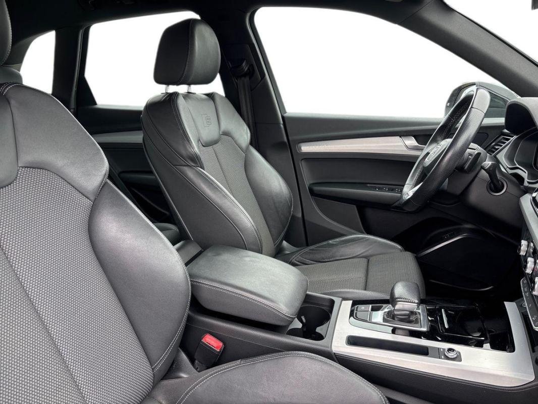 Audi Q5 - Photo 14