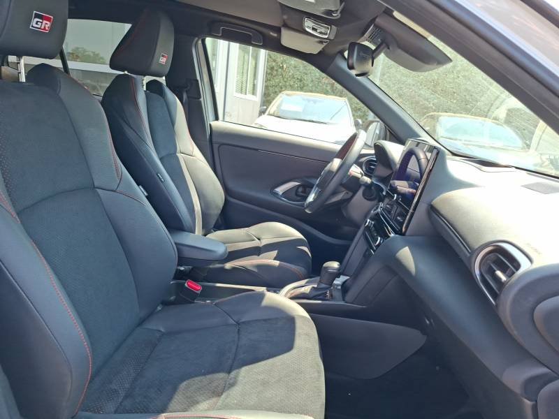 Toyota Yaris - Photo 12