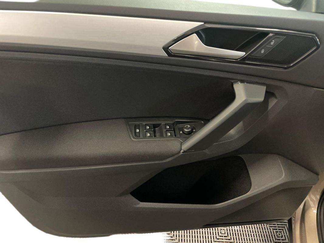 Volkswagen Tiguan - Photo 15
