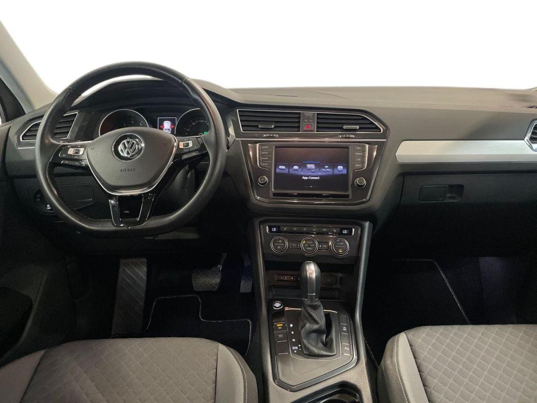 Volkswagen Tiguan - Photo 8