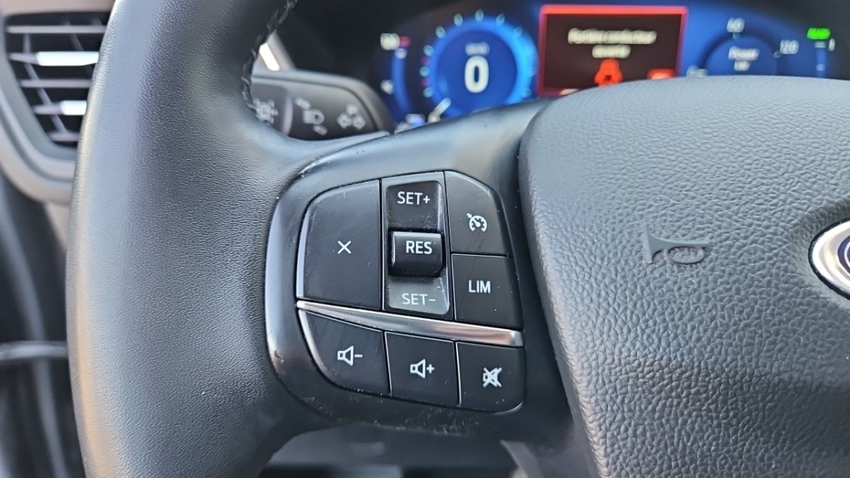 Ford Kuga - Photo 22