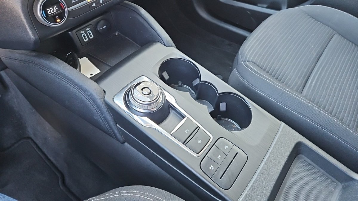 Ford Kuga - Photo 27